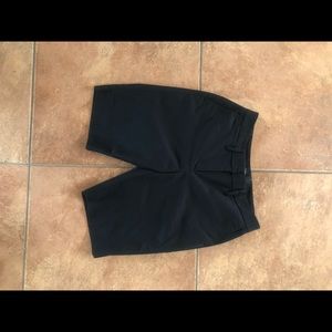 White House black market 11”Bermuda short